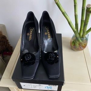 Chanel Pumps